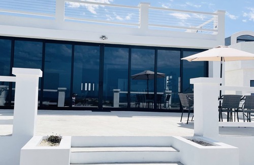 Lengueta Arenosa House | Oceanfront home with spectacular views!