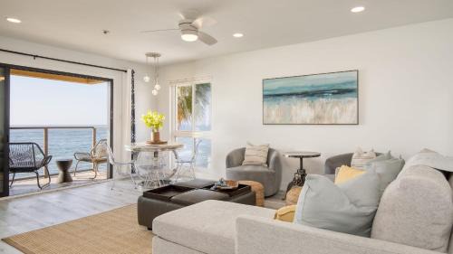 Village of La Jolla Apartment | Oceanfront in La Jolla Steps to Beach Shops Dining Dawn Patrol by AvantStay