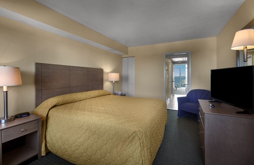 Arcadian Shores Resort | Oceanfront King Suite w/Stunning View + Official On-Site Rental Privileges