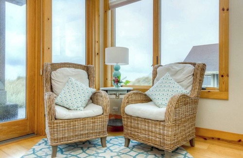 Manzanita House | Oceanfront Manzanita!