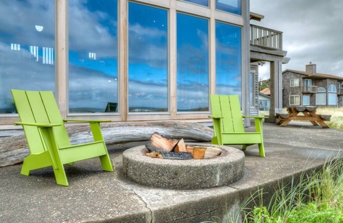 Manzanita House | Oceanfront Manzanita!