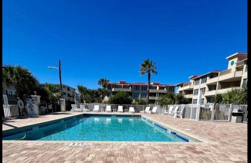Tybee Island Apartment | Oceanfront Pearl - DeSoto Beach Club