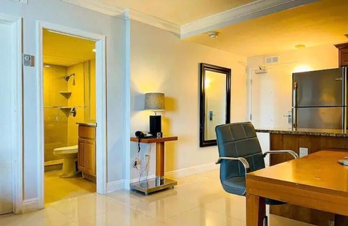 Bermuda Riviera Apartment | Oceanfront Resort Oceanfront Balcony Oceanfront Pool Tiki Bar 5 Star restaurant