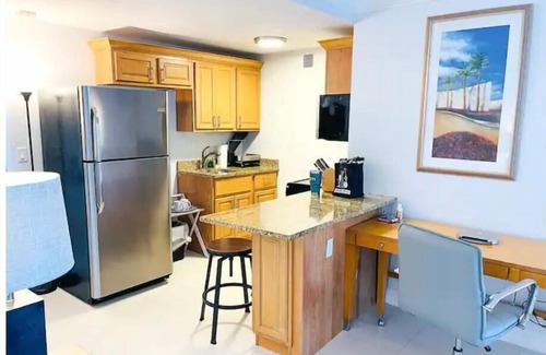 Bermuda Riviera Apartment | Oceanfront Resort Oceanfront Balcony Oceanfront Pool Tiki Bar 5 Star restaurant