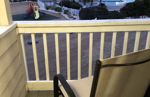 Morehead City Condo | Oceanfront Resort Atlantic Beach