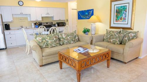 Sanibel House | Oceanfront Sanibel Island retreat with private beach