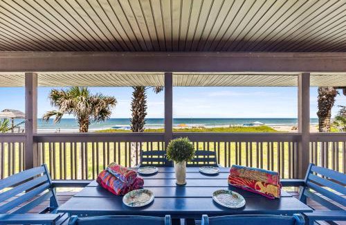 Marineland Acres House | Oceanfront Steps to Sand Deck & Pets Welcome