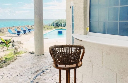 Belair Apartment | Oceanfront Studio A by Beach w/Pool @ Villa Zennn
