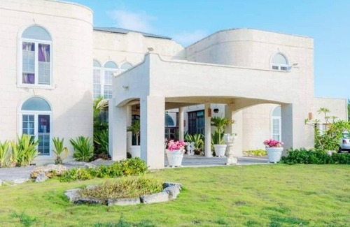 Belair Apartment | Oceanfront Studio A by Beach w/Pool @ Villa Zennn