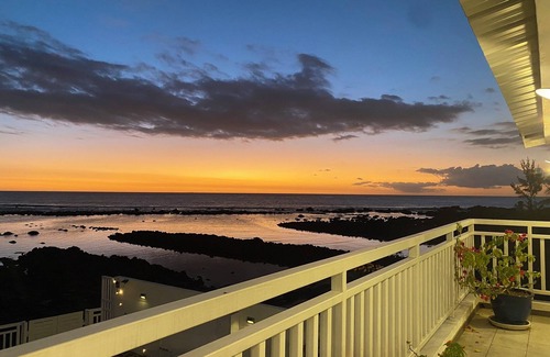 Morcellement Raffray House | Oceanfront sunset villa with magnesium pool, beach access and private spa.