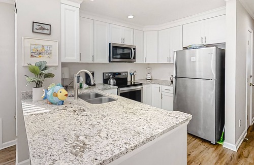 Atlantic Beach Condo | Oceanfront Third Floor Condo w/Panoramic Views, Balcony, & Shared Pool