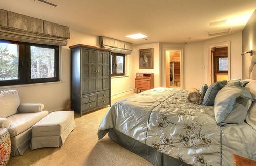 Saanich East House | Oceanfront Uplands Estate