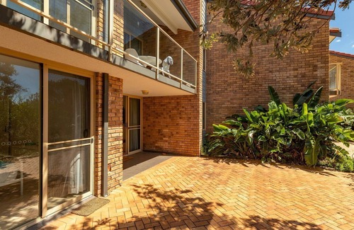 Boomerang Beach Apartment | Oceanside 007 with beautiful oceans views and your own entertaining space