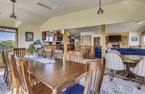 Ocean Hill House | Oceanside: 2 minute walk to beach! Private pool, Tiki bar, Hot Tub! Sat.-Sat.