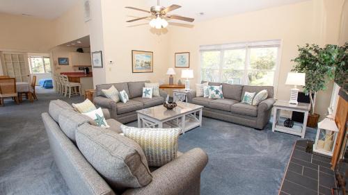 Corolla Light House | Oceanside, Close to Beach Access, Close to Shopping, Community Amenities, 717, Captains Quarters