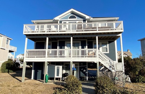 Duck Cottage | Oceanside in Duck. 170 Yds to Bch, Keyless entry, linens included. owner operate