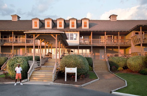 Duck Apartment | Oceanside King Suite | Near Pool + Private Beach