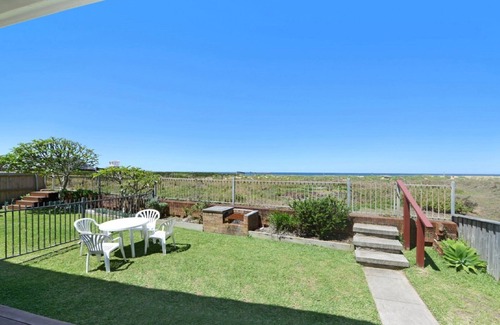 Avoca Beach Apartment | Oceanside - Pet Friendly Beachside Accommodation