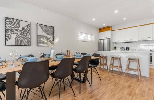 Encounter Bay House | Oceanview at Encounter - 4BR Family Escape