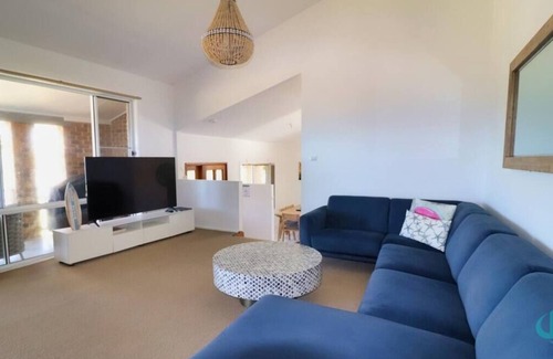 Caves Beach House | Oceanview Beachhouse- Panoramic views and pool
