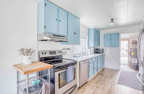Tillamook House | Oceanview Cottage with Hot Tub, Deck, BBQ, Steps to the Beach