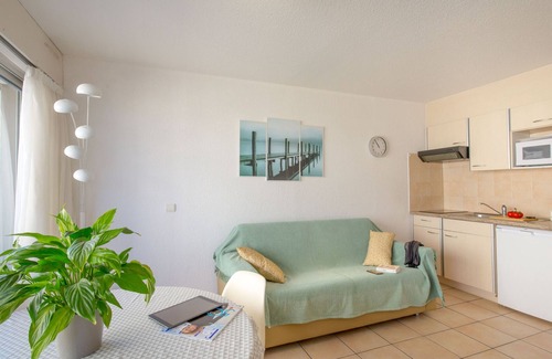 Saint-Raphael Apartment | Oceanview Gem: 2BR Apt with Terrace, Beach & City Center Access