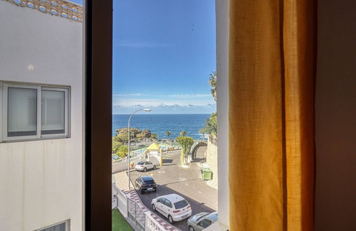 San Marcos Apartment | Oceanview Retreat/50m to Beach + Sunset Terrace + Ensuite