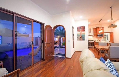 El Manglito House | Oceanview Rooftop, Private Pool, Game Room & Bar