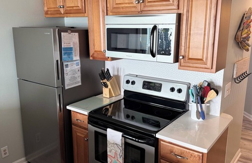 Ocean Isle Beach Condo | OCT rate special -One bedroom, Ocean Front-steps to sand ,sun and fun