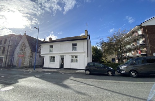 Plymouth Apartment | Octagon Apartment 3