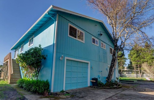 Rockaway Beach House | Octalope 6Bd/4Ba Oceanfront, Hot tub, Arcade, Deck