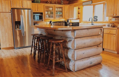 Mesick House | October 16-19 and Halloween Weekend available.