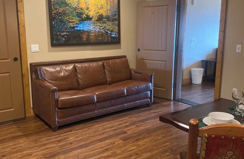 Gatlinburg Resort | October Color Week at Westgate Smoky Mt Resort-1 Bed. Available 10-18 to 10-25.