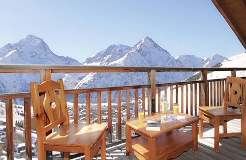 Les Deux Alpes Apartment | Odalys Référence L'Ours Blanc by Interhome