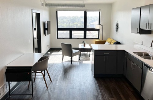 Des Moines Apartment | ✧Odyssey at Keystone | Lovely 1BD Apartment✧