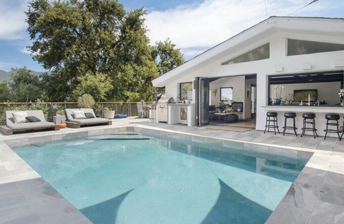 Malibu House | ❤ of Malibu ✤ Pool ✤ Mountain Views ✤ Private