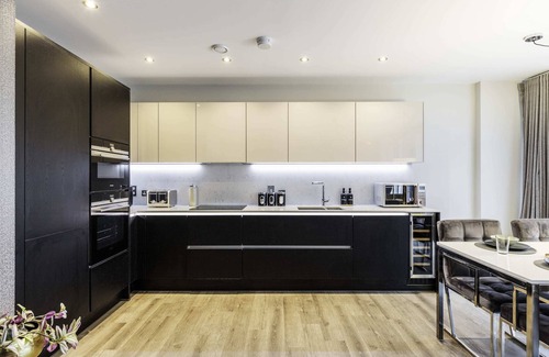 Stratford Apartment | Offer - Showroom Splendour, Luxe London Elegance