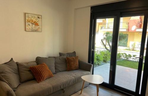 Ofrinion Apartment | Ofriniou Heaven - 200m from the Beach - Swimming Pool Access - Starlink WIFI