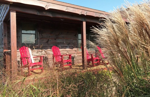 The Galena Territory House | Oh My Gourd! King Beds, Fire Pit, Hot Tub, Pool Table & Fireside Fall Nights