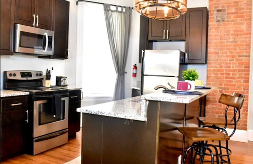 Detroit - Shoreway House | Ohio City,Near Downtown, Rock Hall,Stadiums, Shops