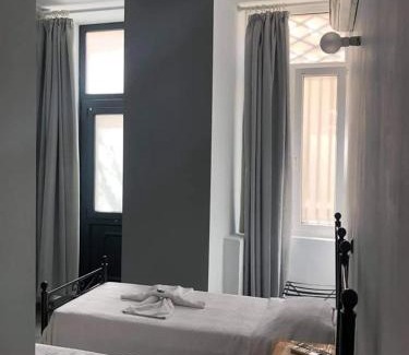 Ermoupoli Apartment | Oikeion