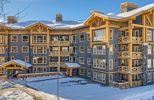 Big White Ski Resort Condo | Okanagan - Stonegate Resort Unit A202