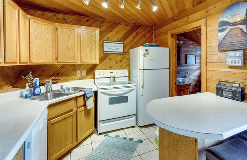 Maplewood Cabin | Okauchee Lake Vacation Rental w/Boat Dock!