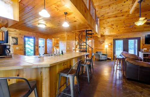 Broken Bow Cabin | Okehi Pine Cabin With Wood Burning Fireplace and Outdoor Hot Tub by Redawning