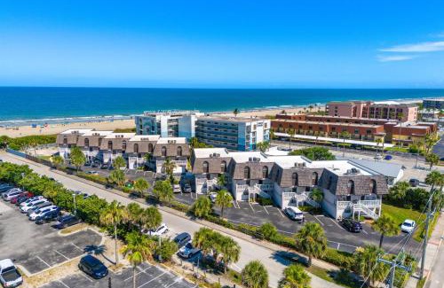 Avon By The Sea Apartment | Ola Grande by Happy Palm Stays