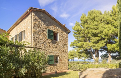 Bagnaia House | Old farmhouse at Elba overlooking two seas
