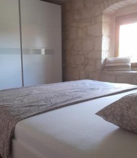 Sinj Apartment | Old house 2