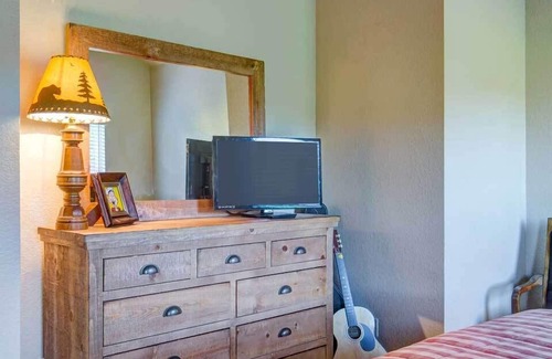 Camdenton Cabin | Old Kinderhook Cottage Rentals Including Cottage 22