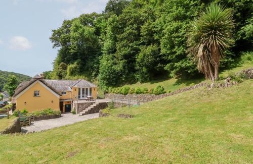 Lee House | Old Maids Cottage