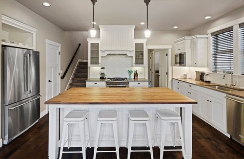 Southern Crossing House | Old Mill on The Canal, Large Garage, Firepit, Office
